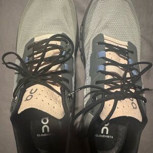 On cloud women’s shoes, Size 7.5. Worn twice